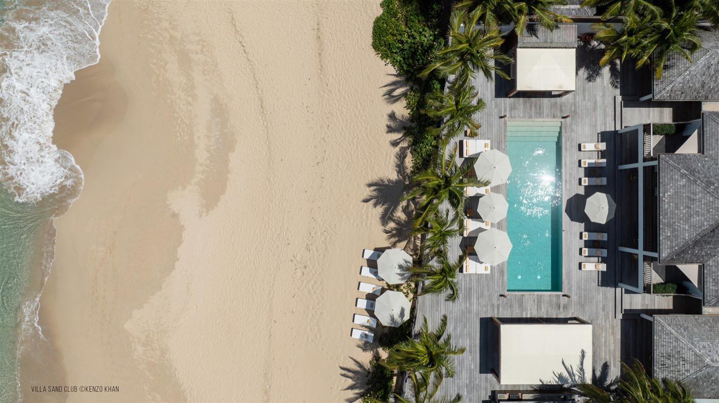 Vue aérienne piscine & plage